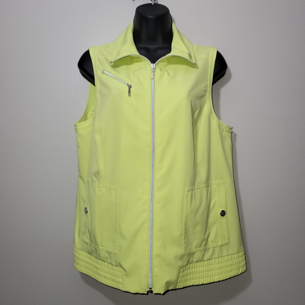 Zenergy Golf By Chico's Size 1 Vest Lemon Sleeveless Vest for Women